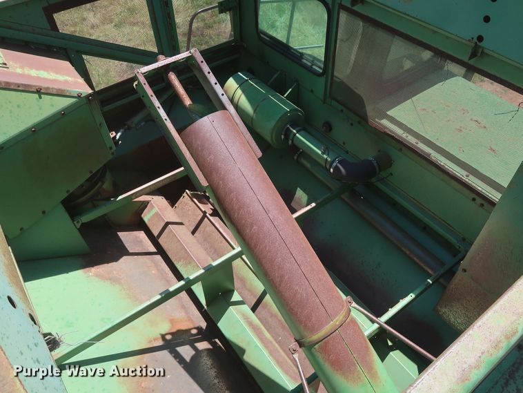 image for item GS9908 1981 John Deere 7720 Turbo combine