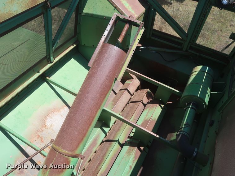 image for item GS9908 1981 John Deere 7720 Turbo combine