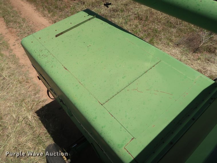 image for item GS9908 1981 John Deere 7720 Turbo combine