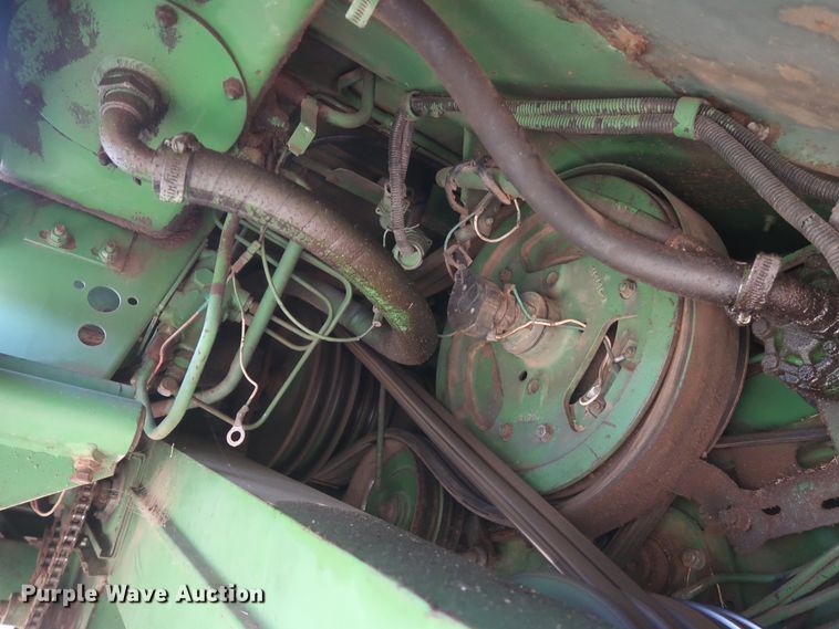 image for item GS9908 1981 John Deere 7720 Turbo combine