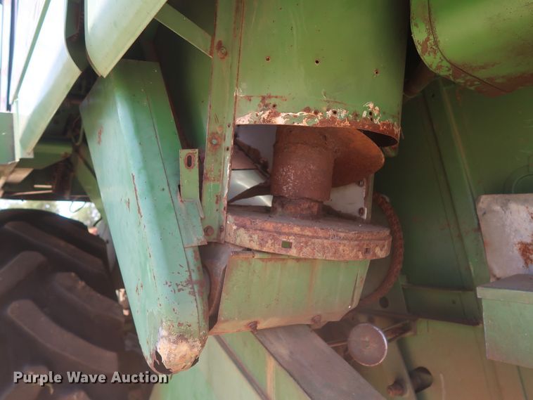 image for item GS9908 1981 John Deere 7720 Turbo combine