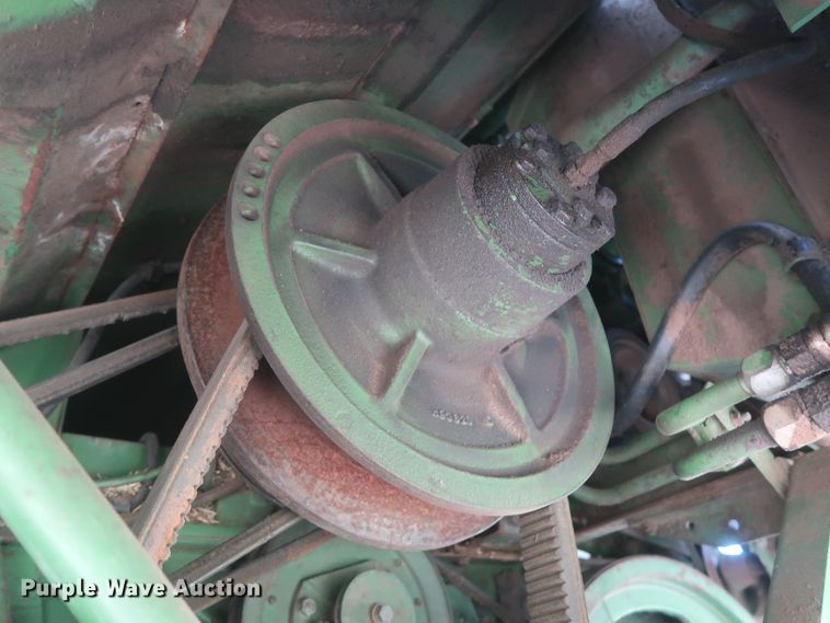 image for item GS9908 1981 John Deere 7720 Turbo combine