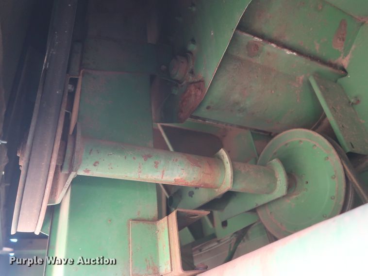 image for item GS9908 1981 John Deere 7720 Turbo combine