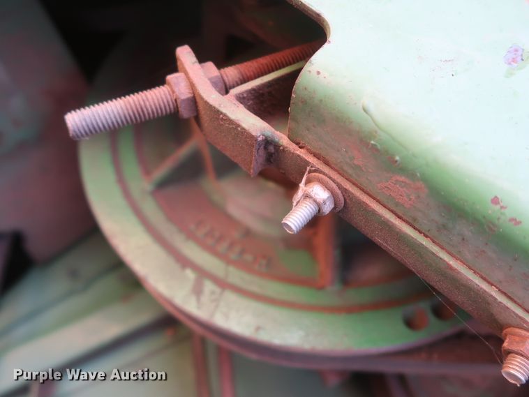 image for item GS9908 1981 John Deere 7720 Turbo combine