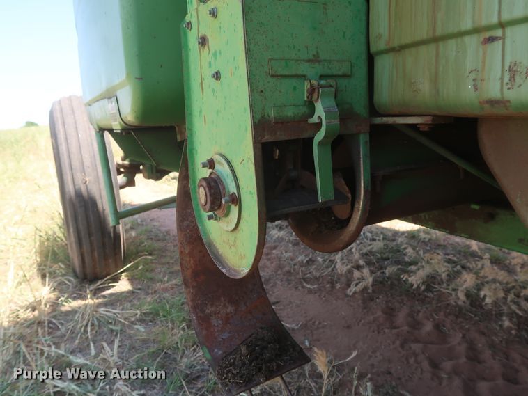 image for item GS9908 1981 John Deere 7720 Turbo combine