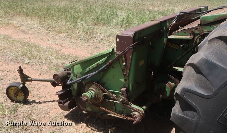 image for item GS9908 1981 John Deere 7720 Turbo combine