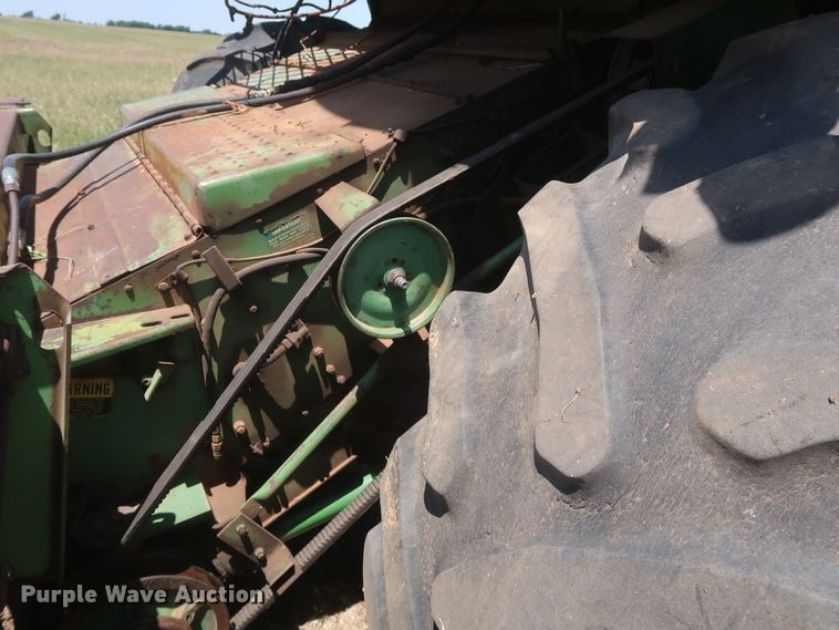 image for item GS9908 1981 John Deere 7720 Turbo combine