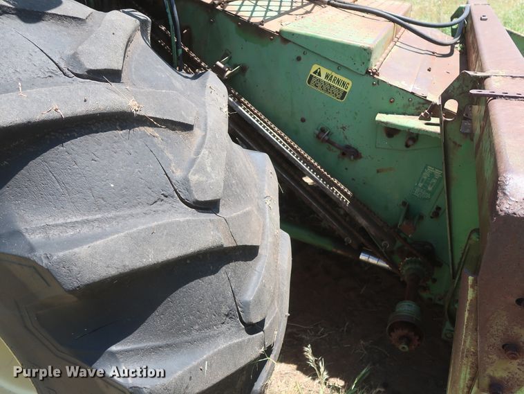 image for item GS9908 1981 John Deere 7720 Turbo combine