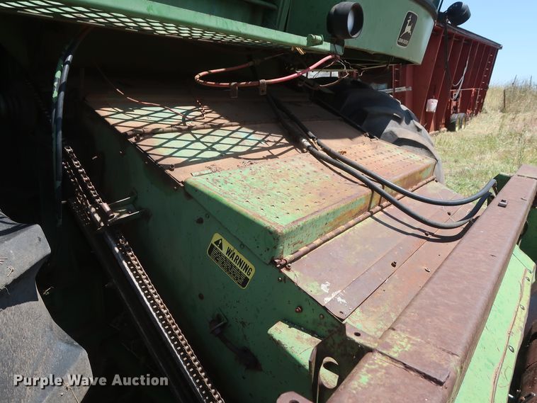 image for item GS9908 1981 John Deere 7720 Turbo combine