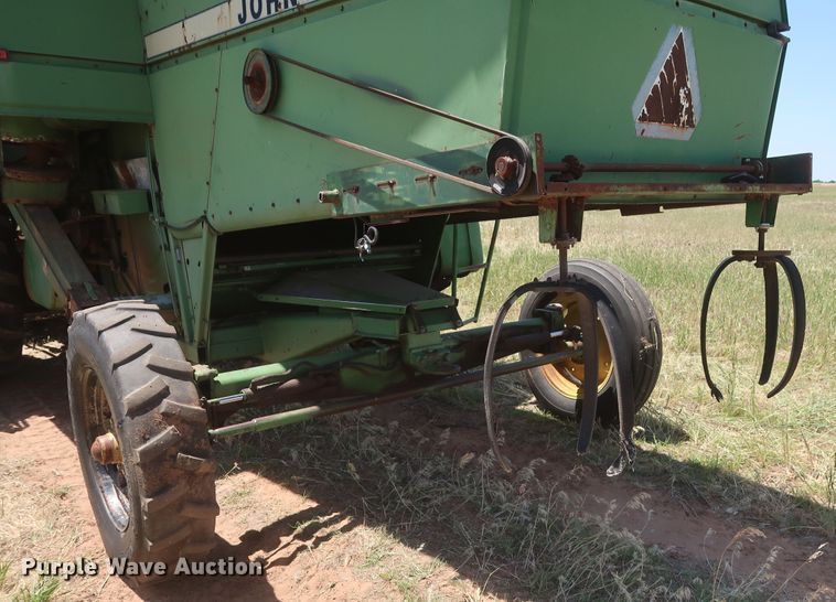 image for item GS9908 1981 John Deere 7720 Turbo combine