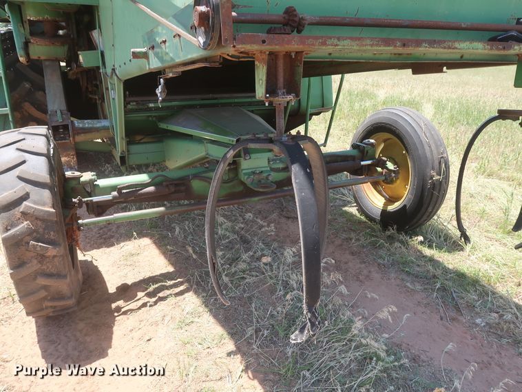 image for item GS9908 1981 John Deere 7720 Turbo combine