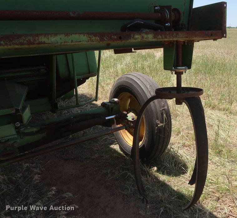 image for item GS9908 1981 John Deere 7720 Turbo combine