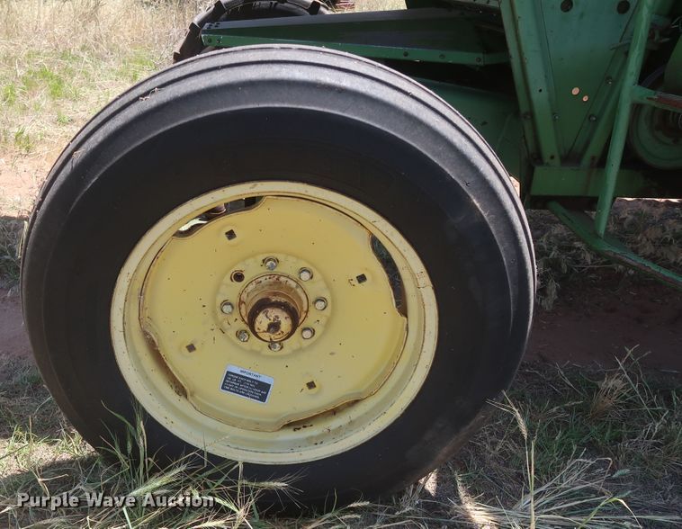 image for item GS9908 1981 John Deere 7720 Turbo combine