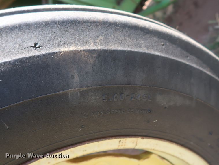 image for item GS9908 1981 John Deere 7720 Turbo combine