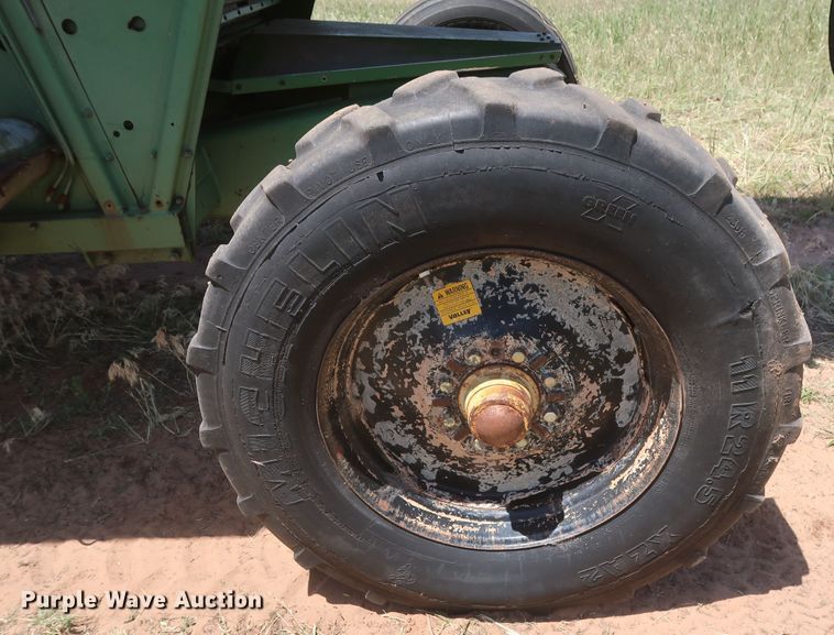 image for item GS9908 1981 John Deere 7720 Turbo combine