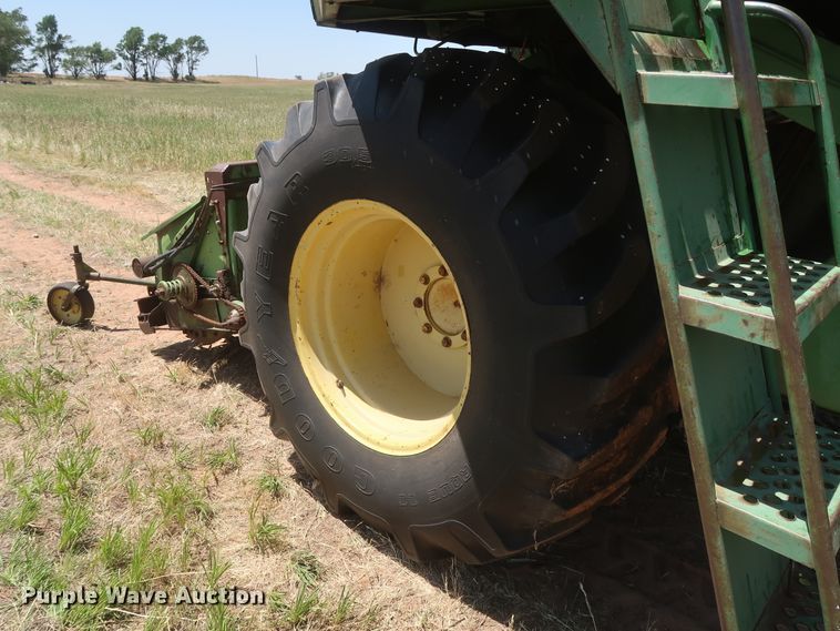 image for item GS9908 1981 John Deere 7720 Turbo combine