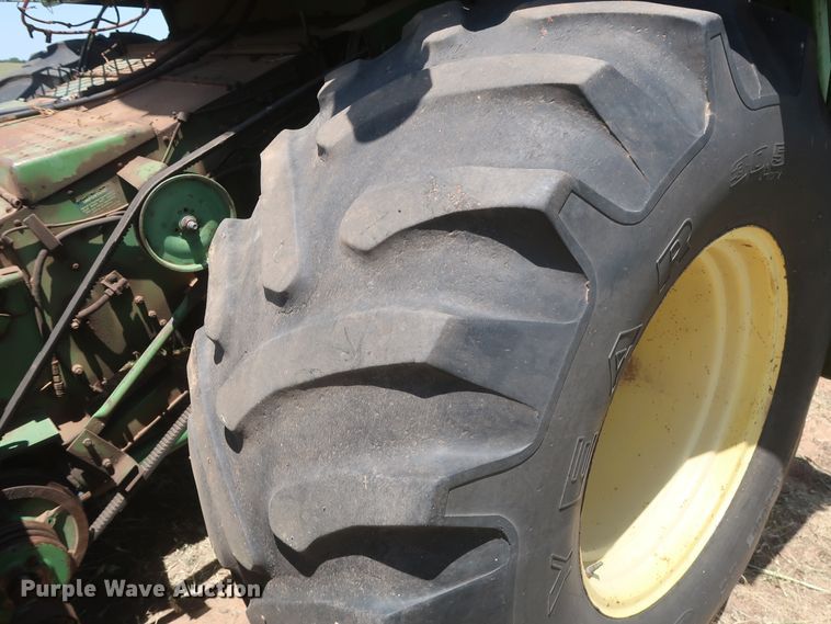 image for item GS9908 1981 John Deere 7720 Turbo combine