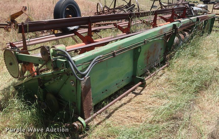 image for item GS9908 1981 John Deere 7720 Turbo combine