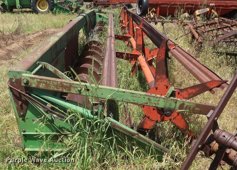 image for item GS9908 1981 John Deere 7720 Turbo combine