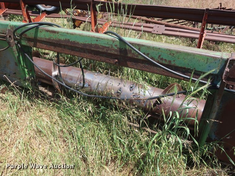 image for item GS9908 1981 John Deere 7720 Turbo combine