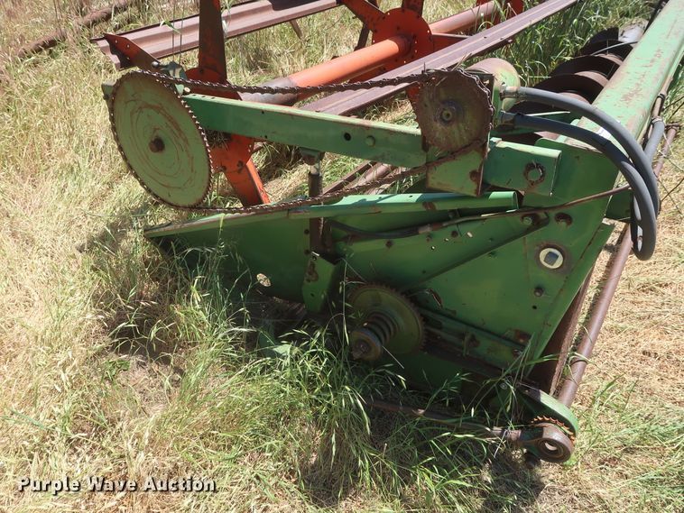 image for item GS9908 1981 John Deere 7720 Turbo combine