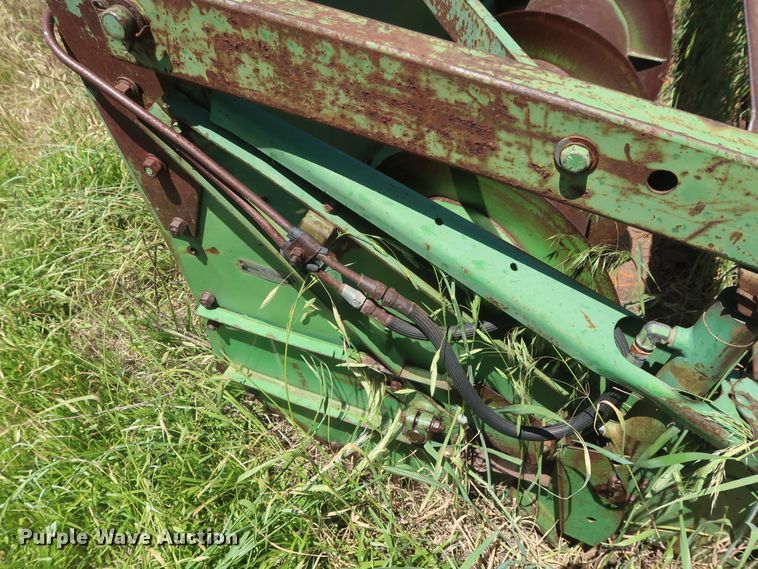 image for item GS9908 1981 John Deere 7720 Turbo combine