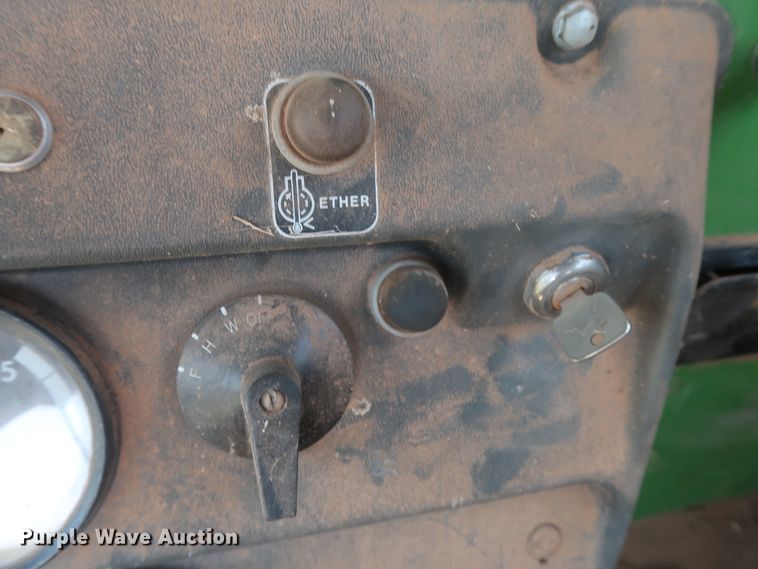 image for item GS9912 John Deere 7700 Turbo combine