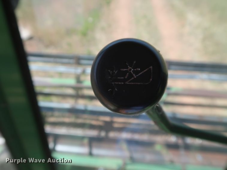 image for item GS9912 John Deere 7700 Turbo combine