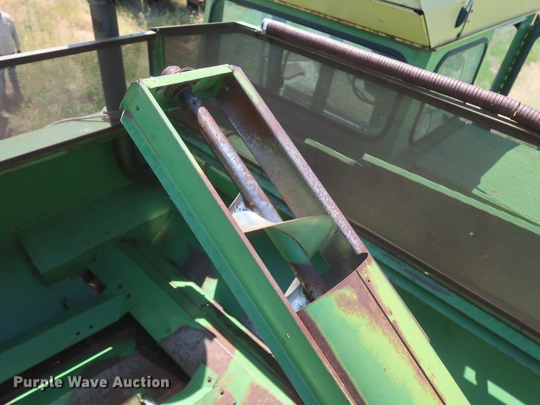 image for item GS9912 John Deere 7700 Turbo combine