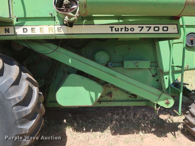 image for item GS9912 John Deere 7700 Turbo combine