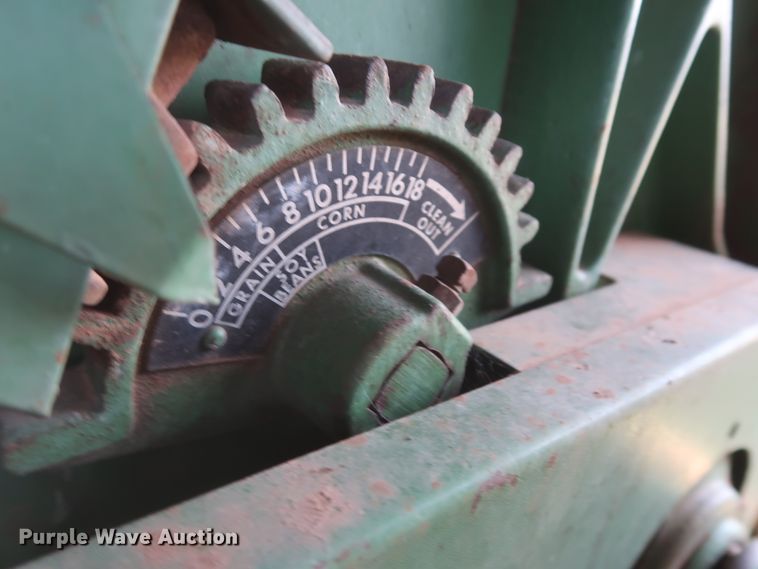 image for item GS9912 John Deere 7700 Turbo combine