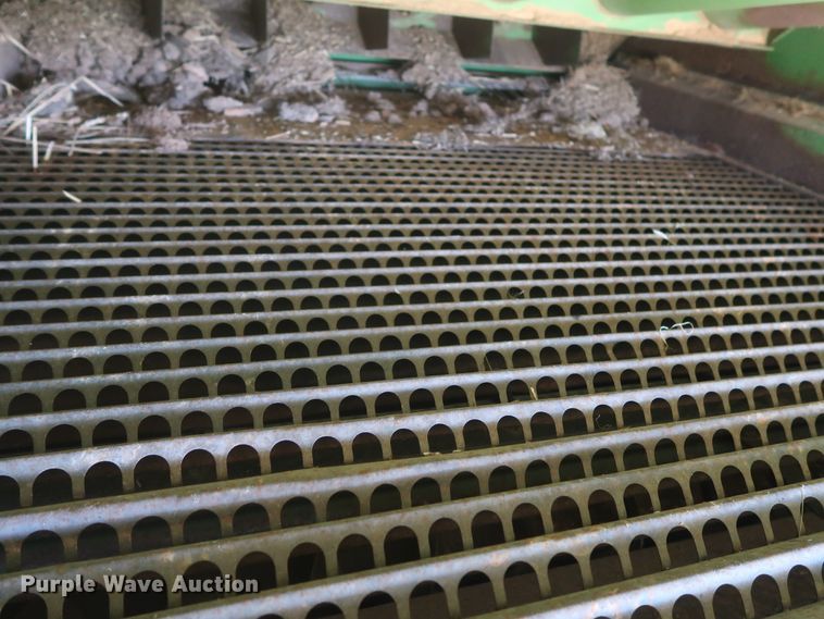 image for item GS9912 John Deere 7700 Turbo combine