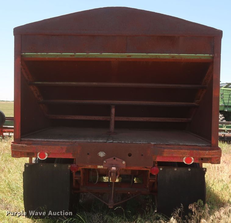 image for item GS9914 Hereford double hopper bottom grain trailer