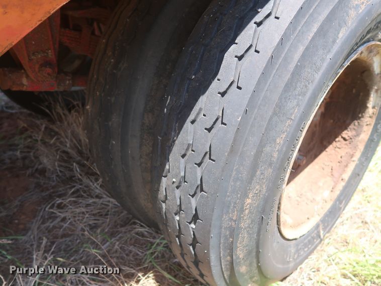 image for item GS9914 Hereford double hopper bottom grain trailer