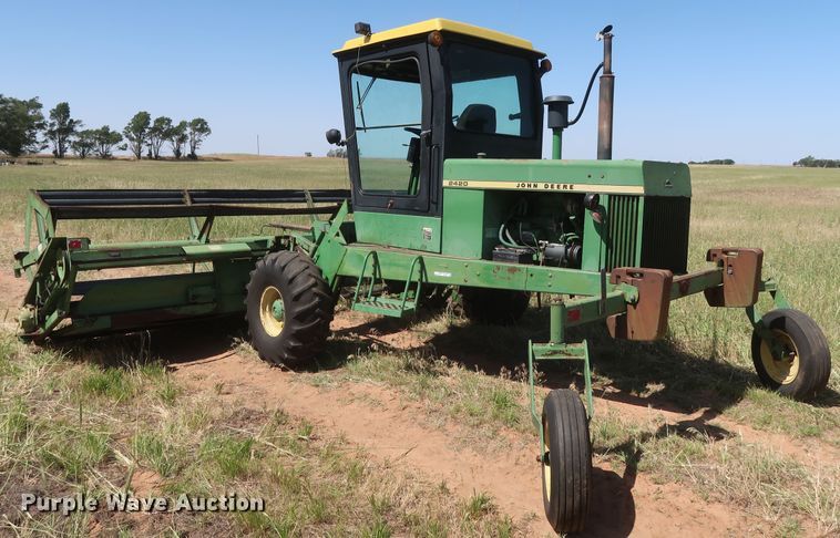 image for item GS9917 1983 John Deere 2420  windrower