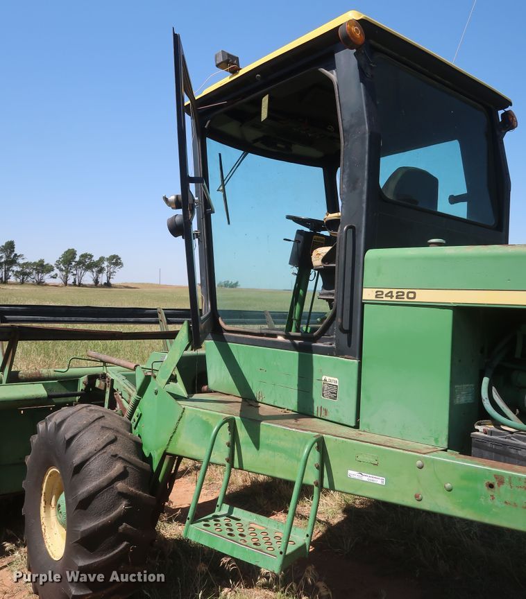 image for item GS9917 1983 John Deere 2420  windrower