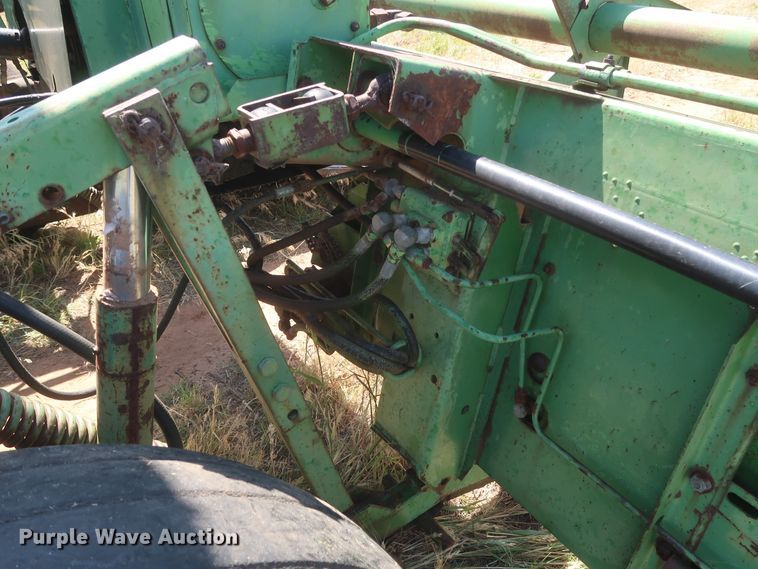 image for item GS9917 1983 John Deere 2420  windrower