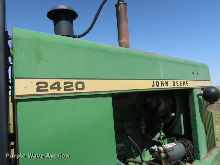 image for item GS9917 1983 John Deere 2420  windrower