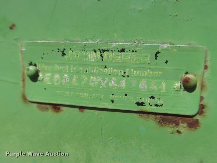 image for item GS9917 1983 John Deere 2420  windrower