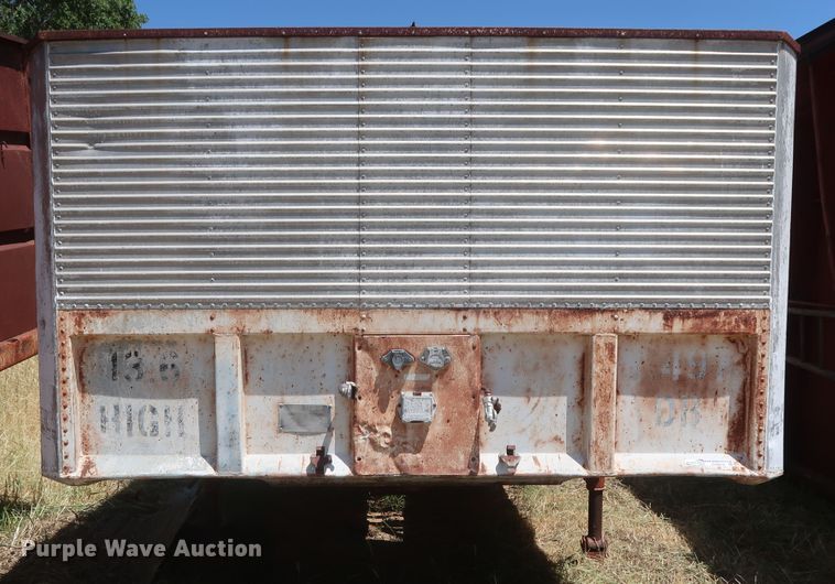 image for item GS9919 Hobbs AD9-6400-27 single hopper bottom grain trailer