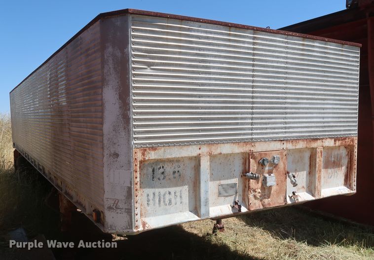 image for item GS9919 Hobbs AD9-6400-27 single hopper bottom grain trailer