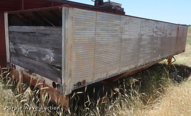 image for item GS9919 Hobbs AD9-6400-27 single hopper bottom grain trailer