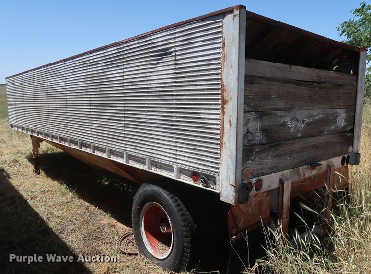 image for item GS9919 Hobbs AD9-6400-27 single hopper bottom grain trailer