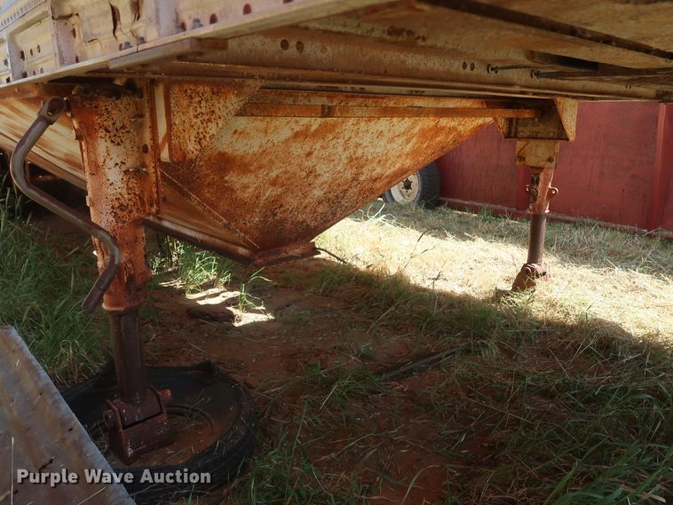 image for item GS9919 Hobbs AD9-6400-27 single hopper bottom grain trailer