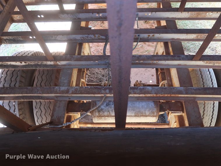 image for item GS9919 Hobbs AD9-6400-27 single hopper bottom grain trailer