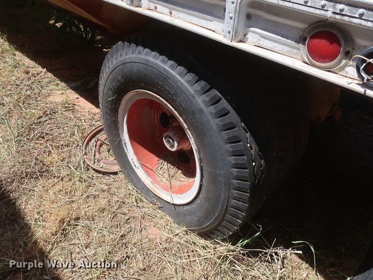 image for item GS9919 Hobbs AD9-6400-27 single hopper bottom grain trailer