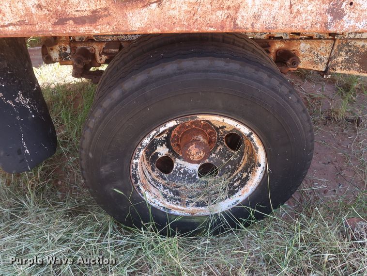 image for item GS9920 Mid-States Distributing Grain-Lock grain trailer