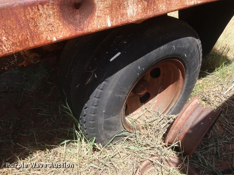 image for item GS9920 Mid-States Distributing Grain-Lock grain trailer