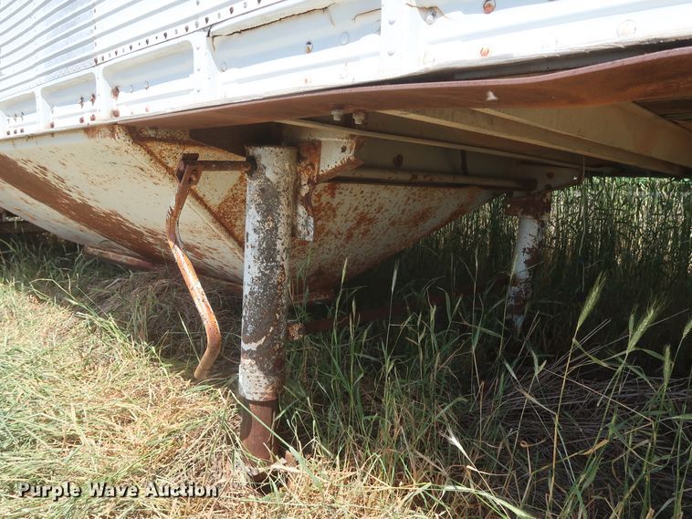 image for item GS9921 1968 Fruehauf Hobbs AD9-5000-27 single hopper bottom grain trailer