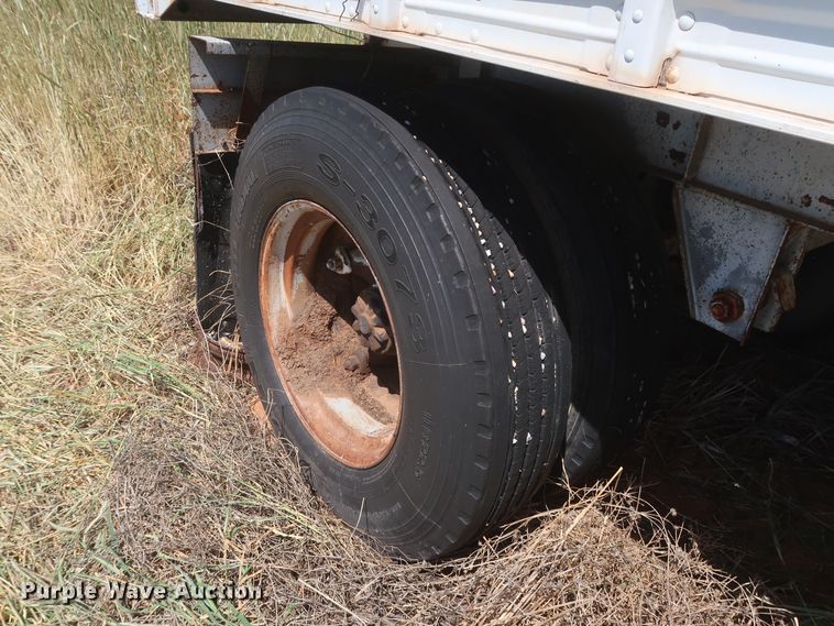 image for item GS9921 1968 Fruehauf Hobbs AD9-5000-27 single hopper bottom grain trailer